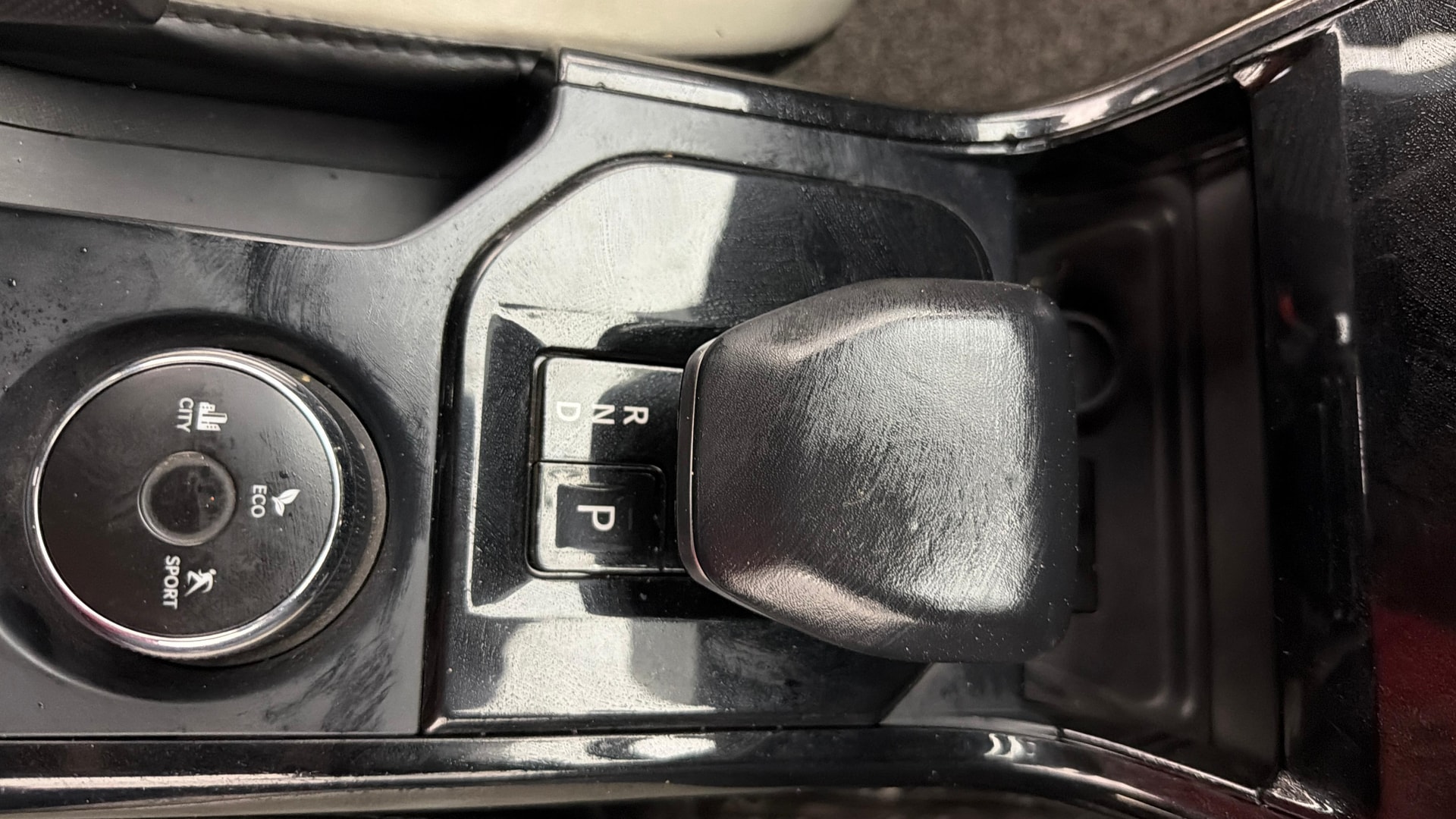 View 2024 Tata Nexon Revotron XE Image 42 Used 2024 Tata Nexon Revotron XE Image 42