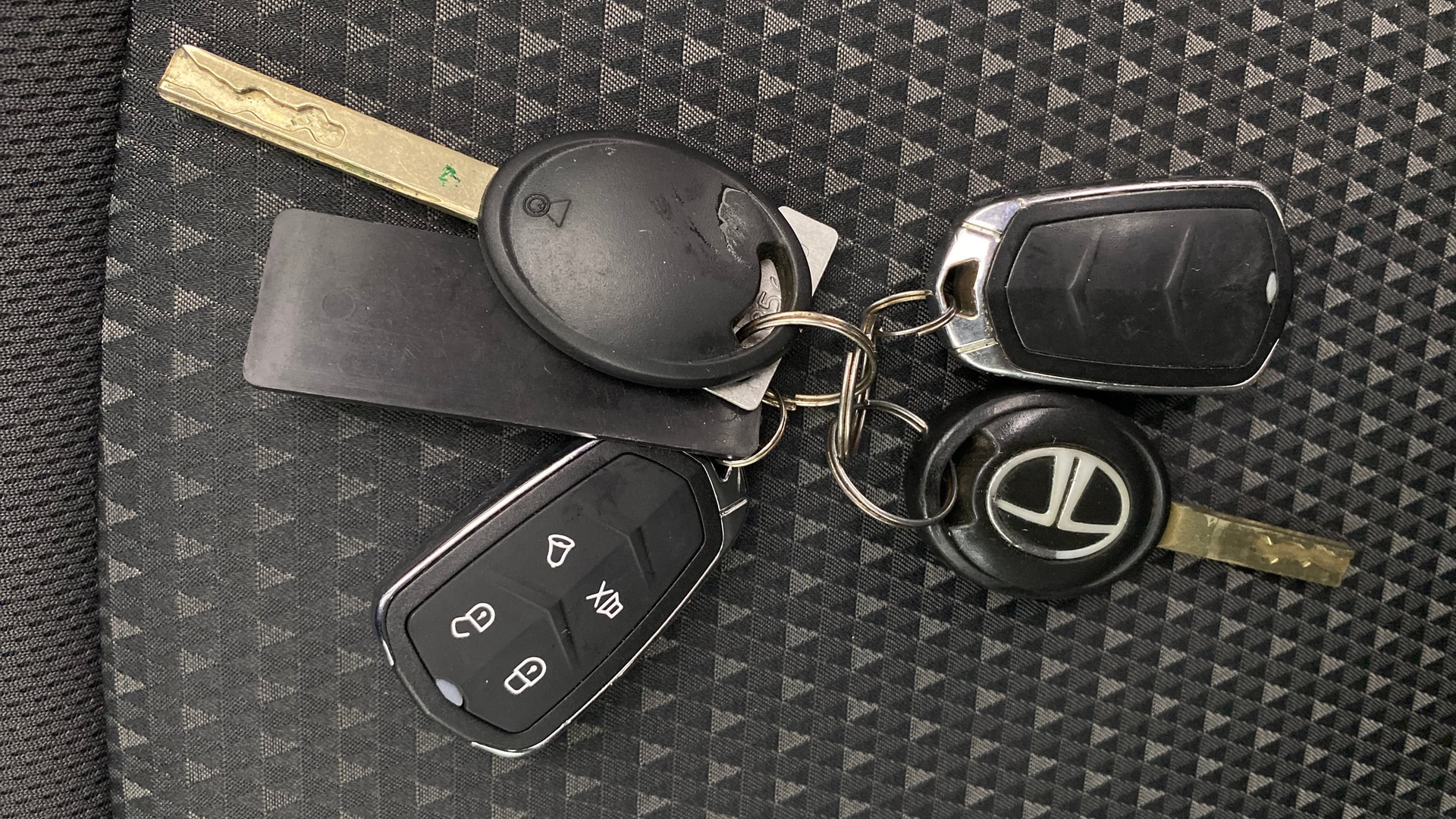 View 2019 Tata Tiago Revotorq XB Image 26 Used 2019 Tata Tiago Revotorq XB Image 26