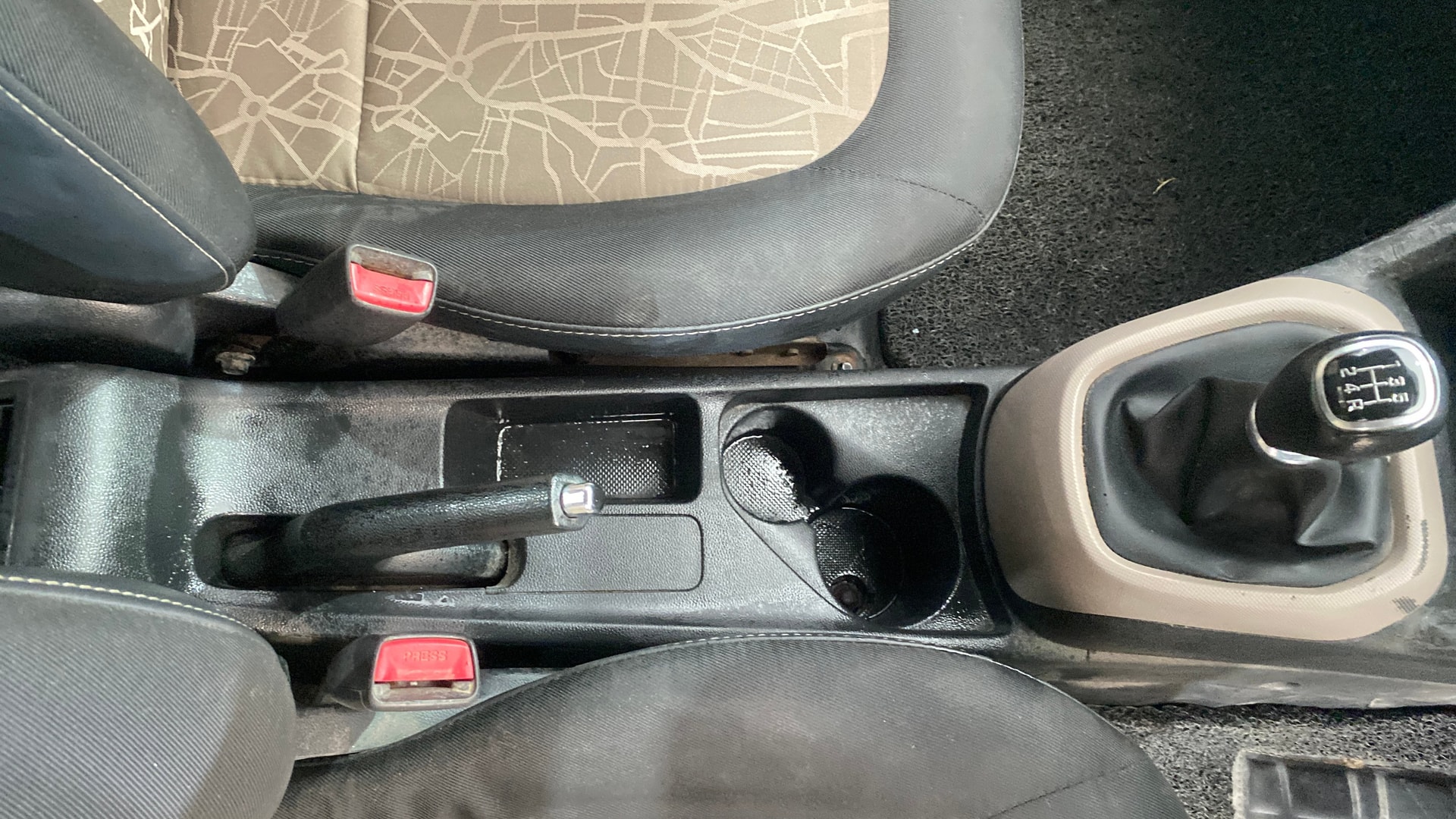 View 2015 Hyundai Grand i10 Sportz 1.2 Kappa Image 37 Used 2015 Hyundai Grand i10 Sportz 1.2 Kappa Image 37