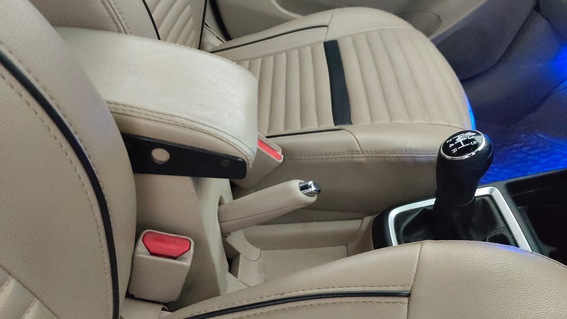 View 2018 Maruti Suzuki 1000 Base Variant Image 37 Used 2018 Maruti Suzuki 1000 Base Variant Image 37