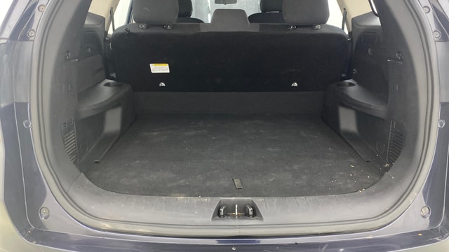 View Mahindra XUV700 Image 10 Used Mahindra XUV700 Image 10