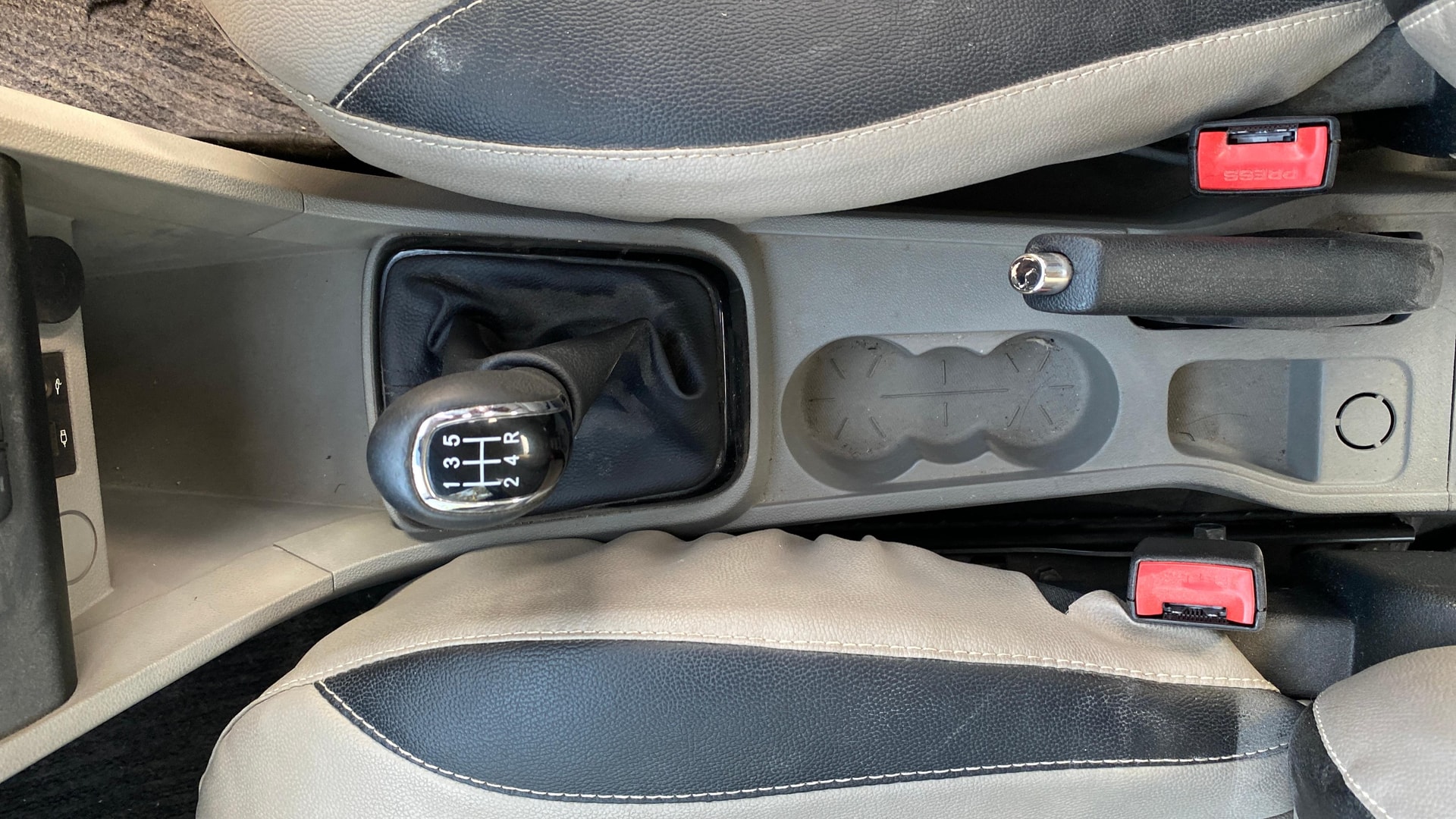 View 2018 Tata Tiago Revotorq XB Image 37 Used 2018 Tata Tiago Revotorq XB Image 37