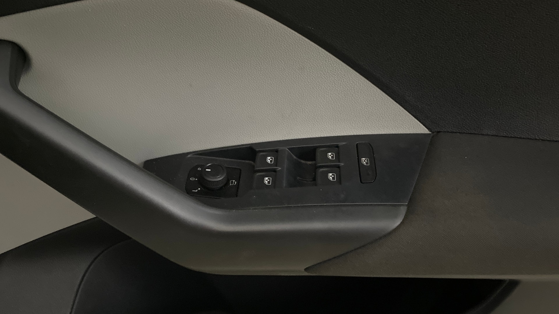 View 2022 Skoda Kushaq Ambition 1.0 TSI MT Image 33 Used 2022 Skoda Kushaq Ambition 1.0 TSI MT Image 33
