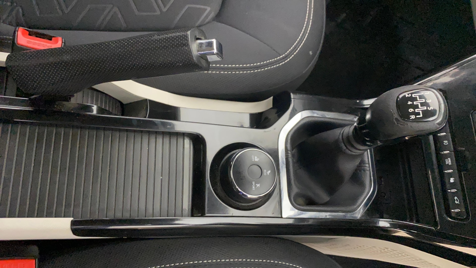 View 2020 Tata Nexon Revotron XE Image 41 Used 2020 Tata Nexon Revotron XE Image 41