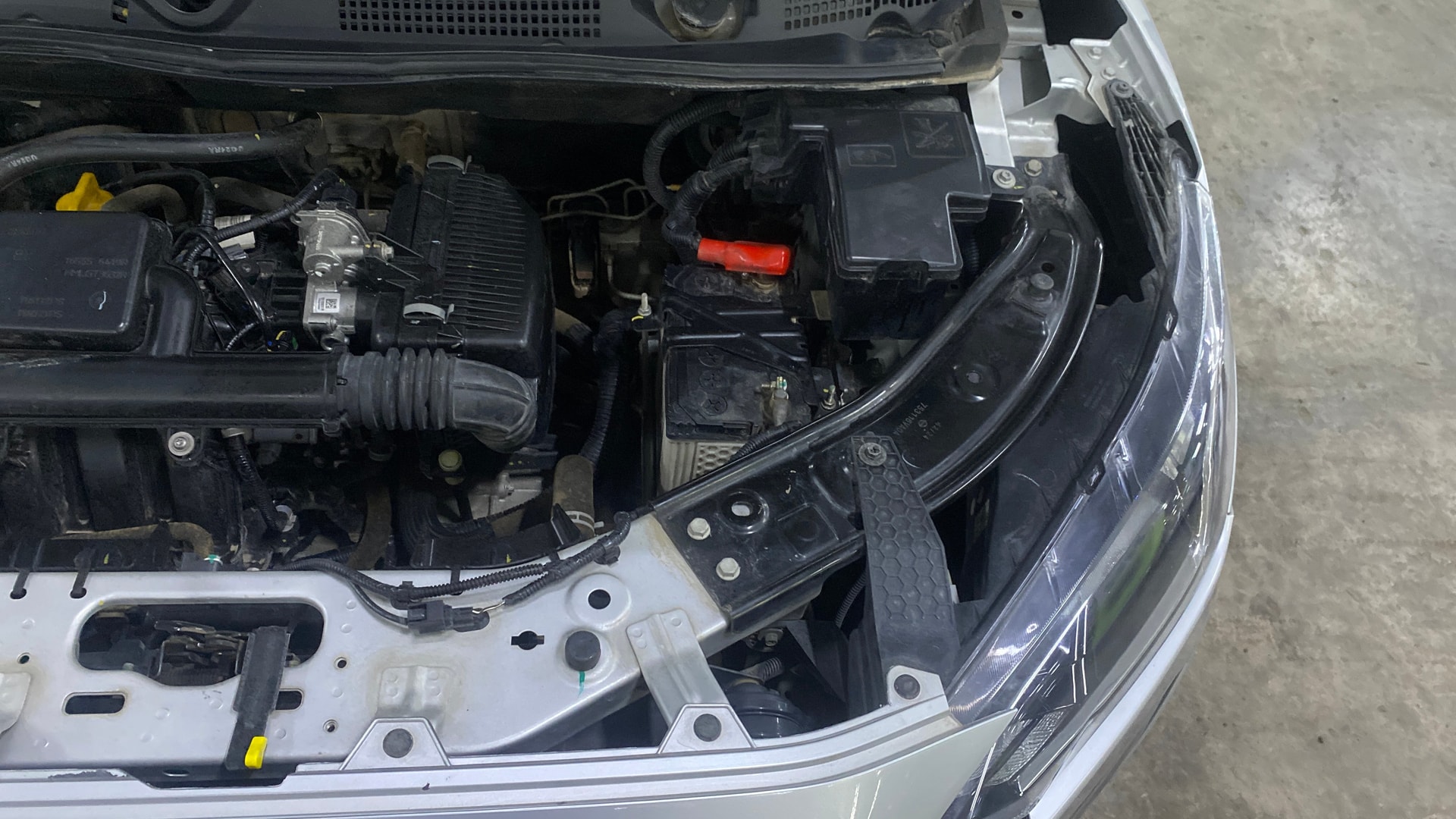 View 2024 Nissan Magnite Acenta B4D 1.0 Petrol MT Image 30 Used 2024 Nissan Magnite Acenta B4D 1.0 Petrol MT Image 30