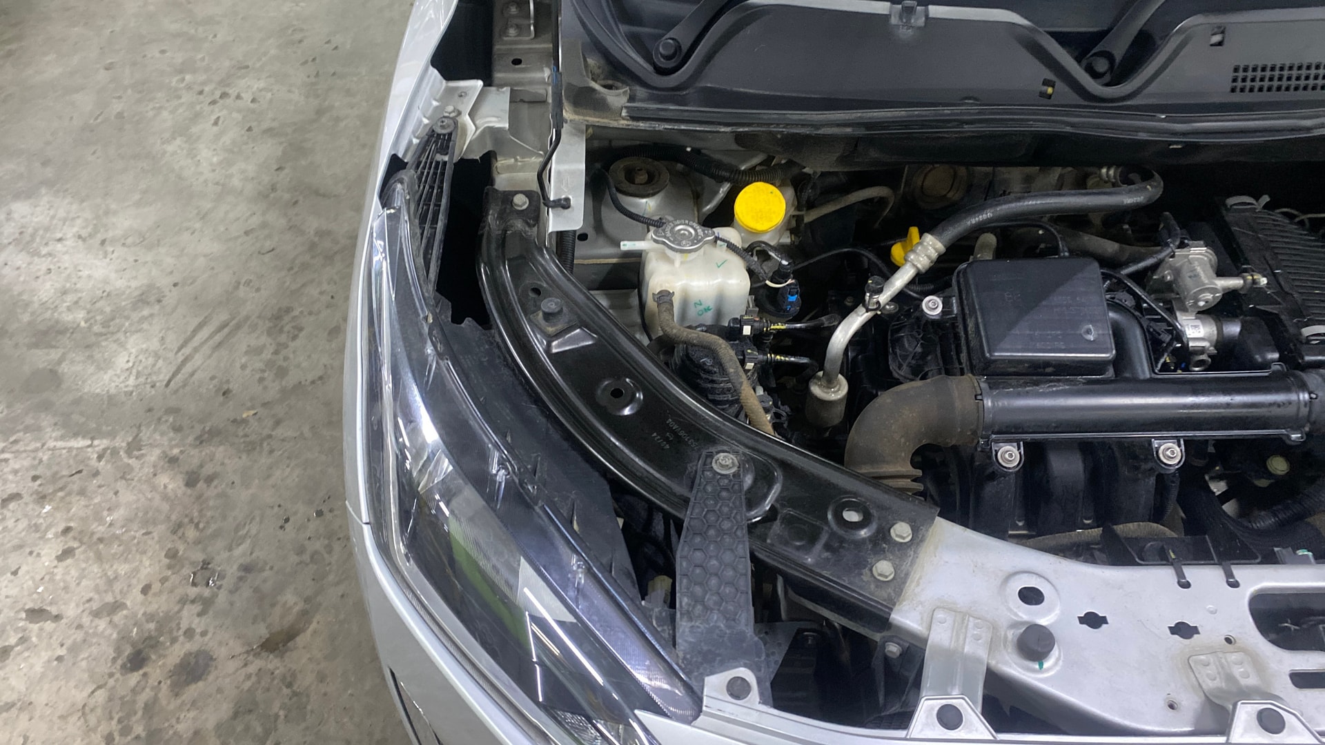 View 2024 Nissan Magnite Acenta B4D 1.0 Petrol MT Image 26 Used 2024 Nissan Magnite Acenta B4D 1.0 Petrol MT Image 26