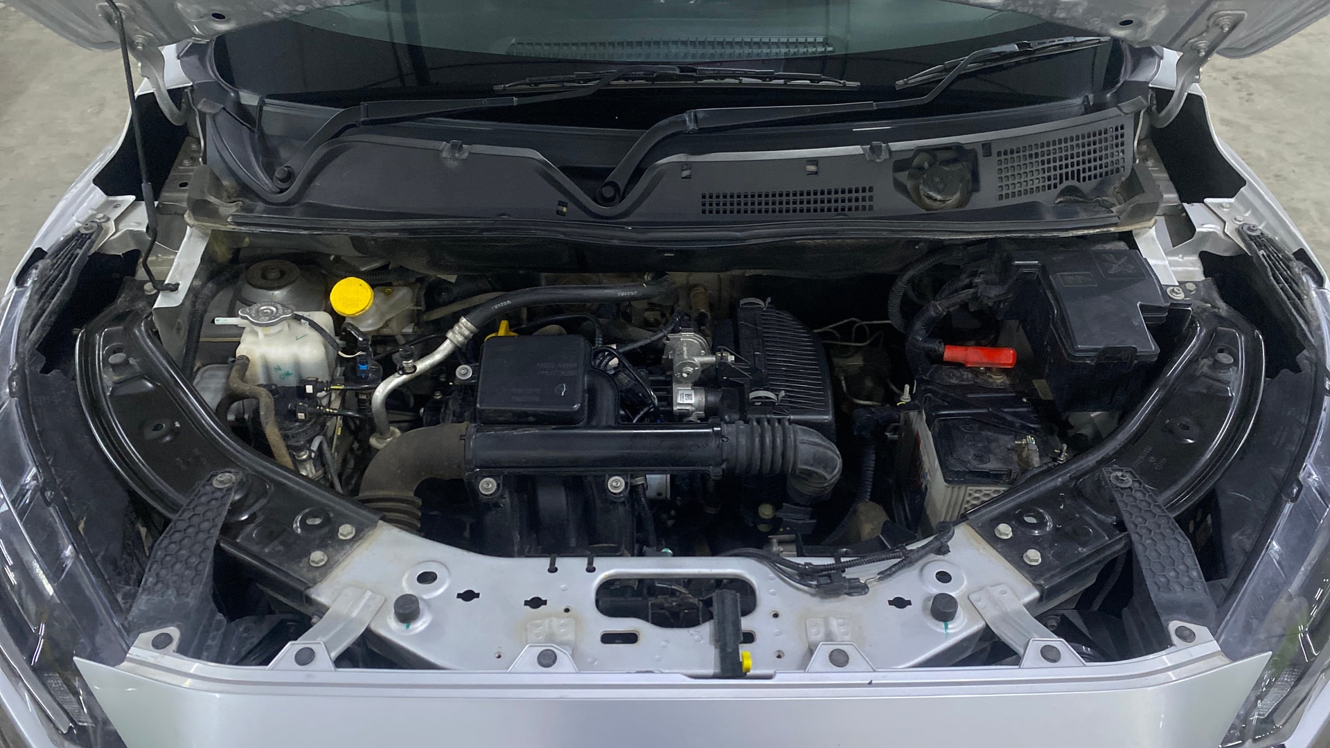 View 2024 Nissan Magnite Acenta B4D 1.0 Petrol MT Image 45 Used 2024 Nissan Magnite Acenta B4D 1.0 Petrol MT Image 45