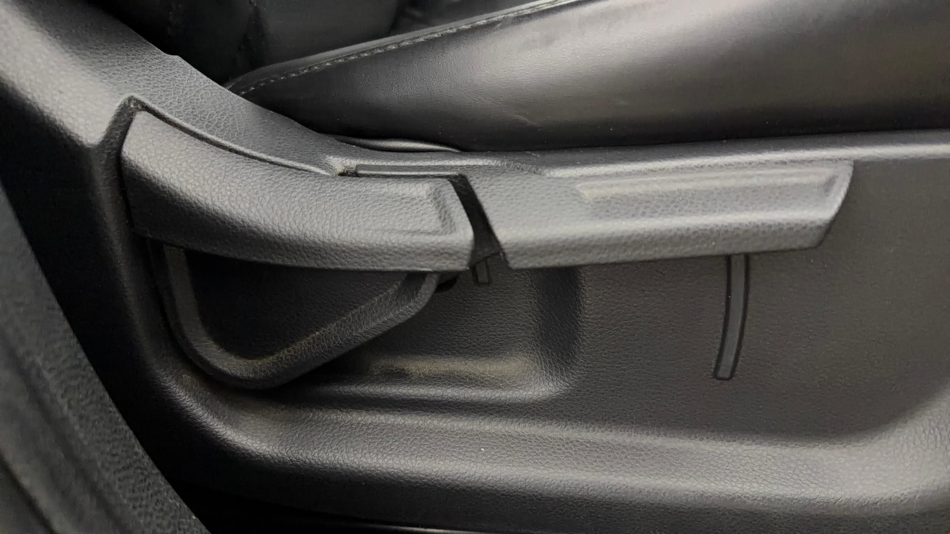 View 2020 Kia Sonet HTX iMT Petrol Image 19 Used 2020 Kia Sonet HTX iMT Petrol Image 19