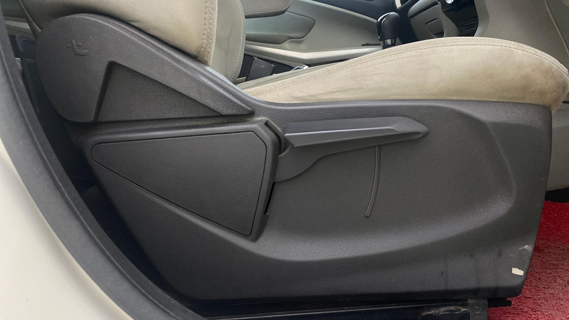 View 2016 Ford EcoSport 1.5 TDCi Diesel Ambiente BS IV Image 18 Used 2016 Ford EcoSport 1.5 TDCi Diesel Ambiente BS IV Image 18