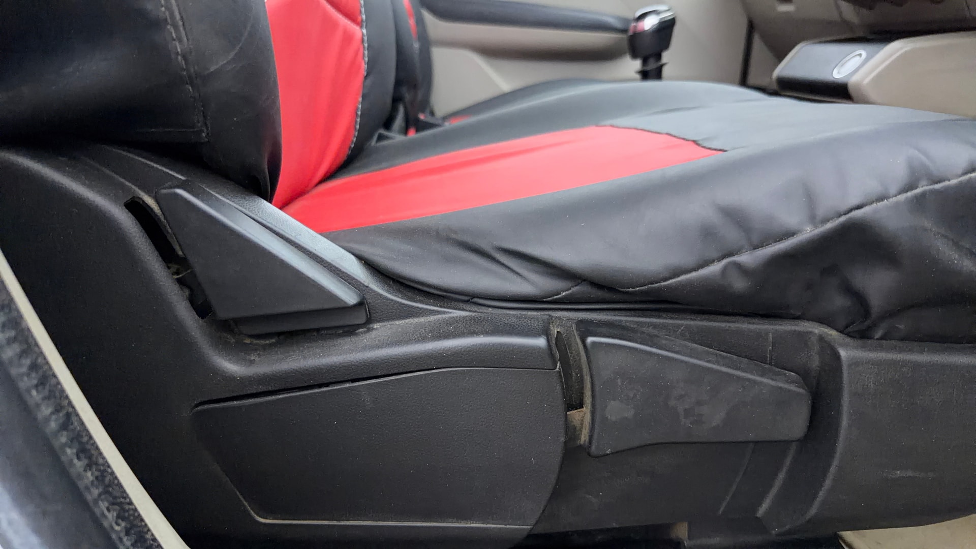 View 2022 Renault Triber RXZ Image 11 Used 2022 Renault Triber RXZ Image 11