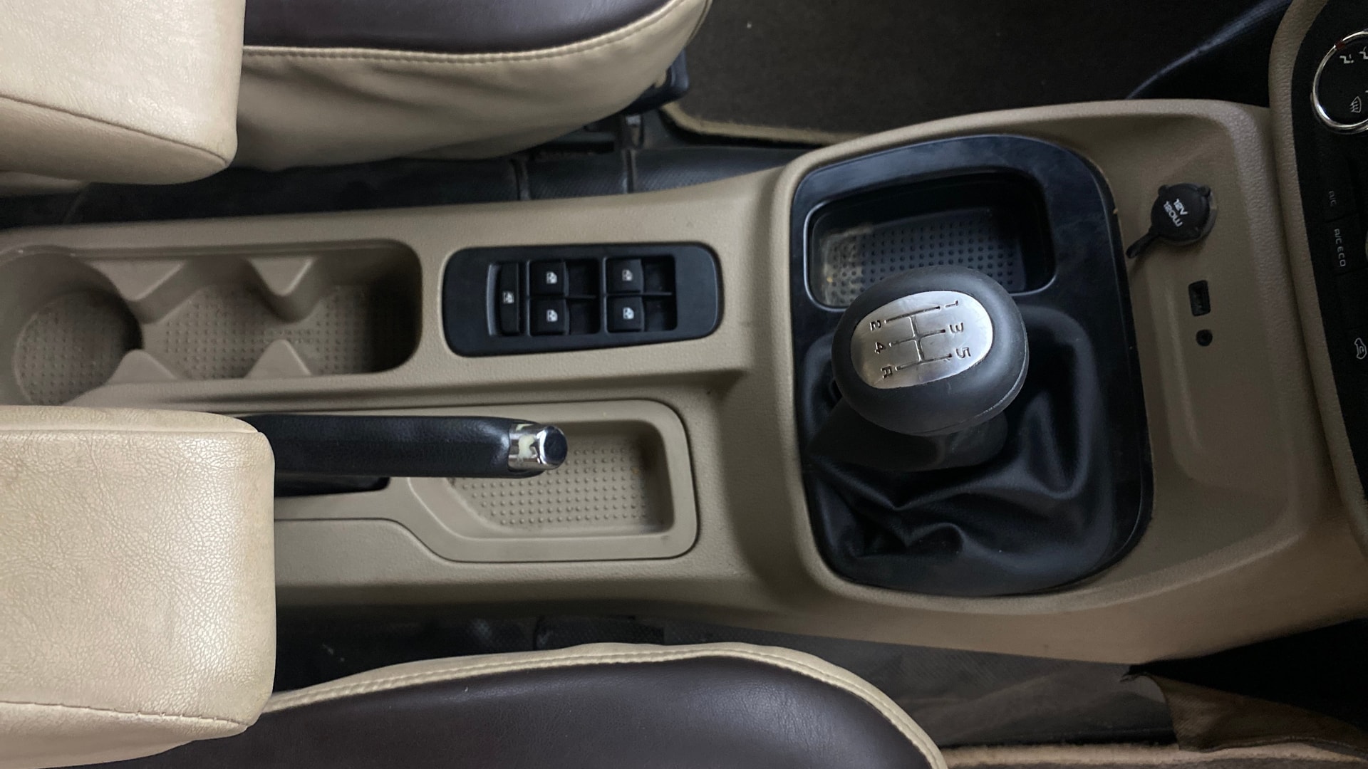 Used 2018 Mahindra TUV300 Used 2018 Mahindra TUV300