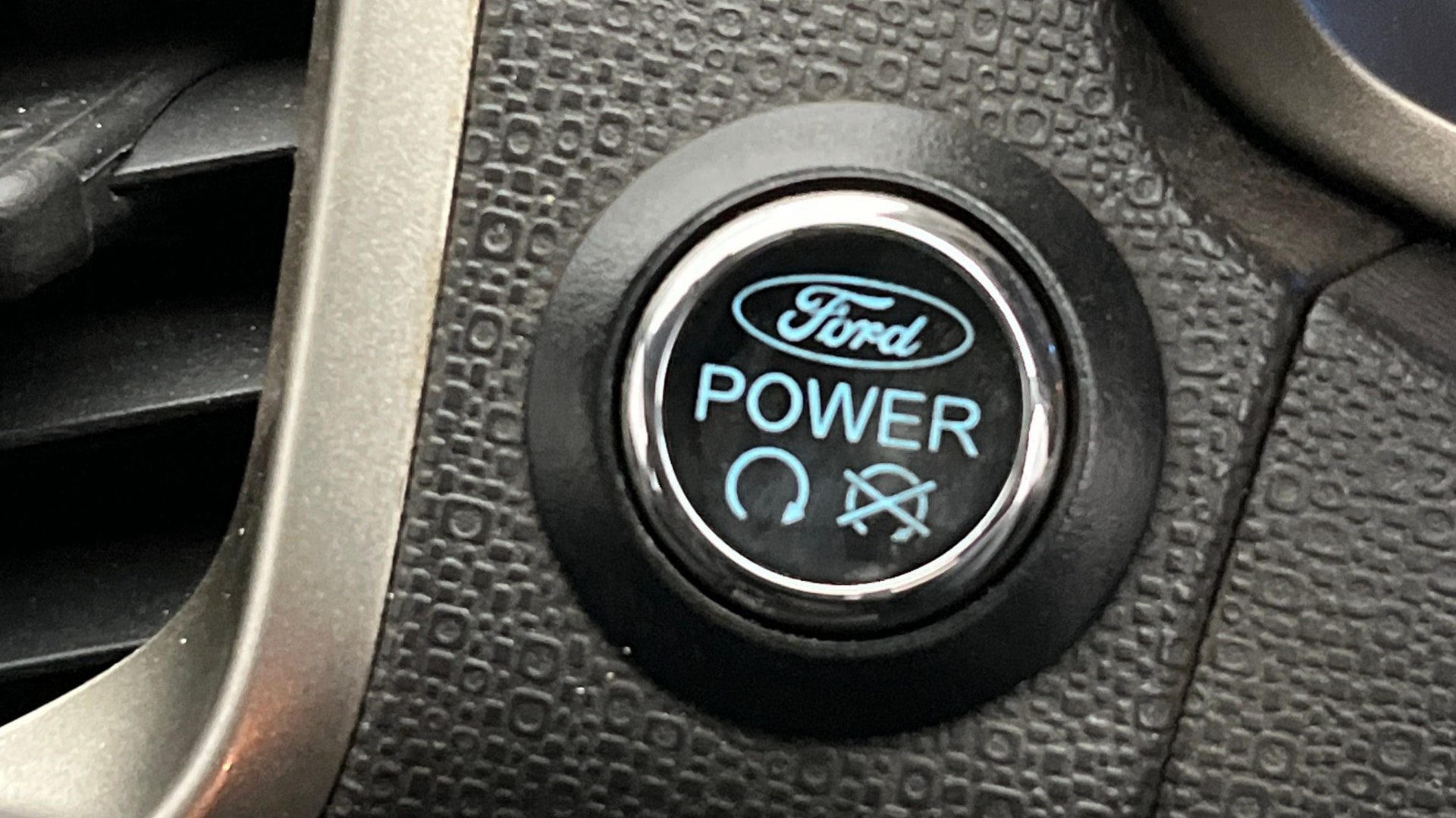 View 2016 Ford EcoSport 1.5 TDCi Diesel Ambiente BS IV Image 38 Used 2016 Ford EcoSport 1.5 TDCi Diesel Ambiente BS IV Image 38