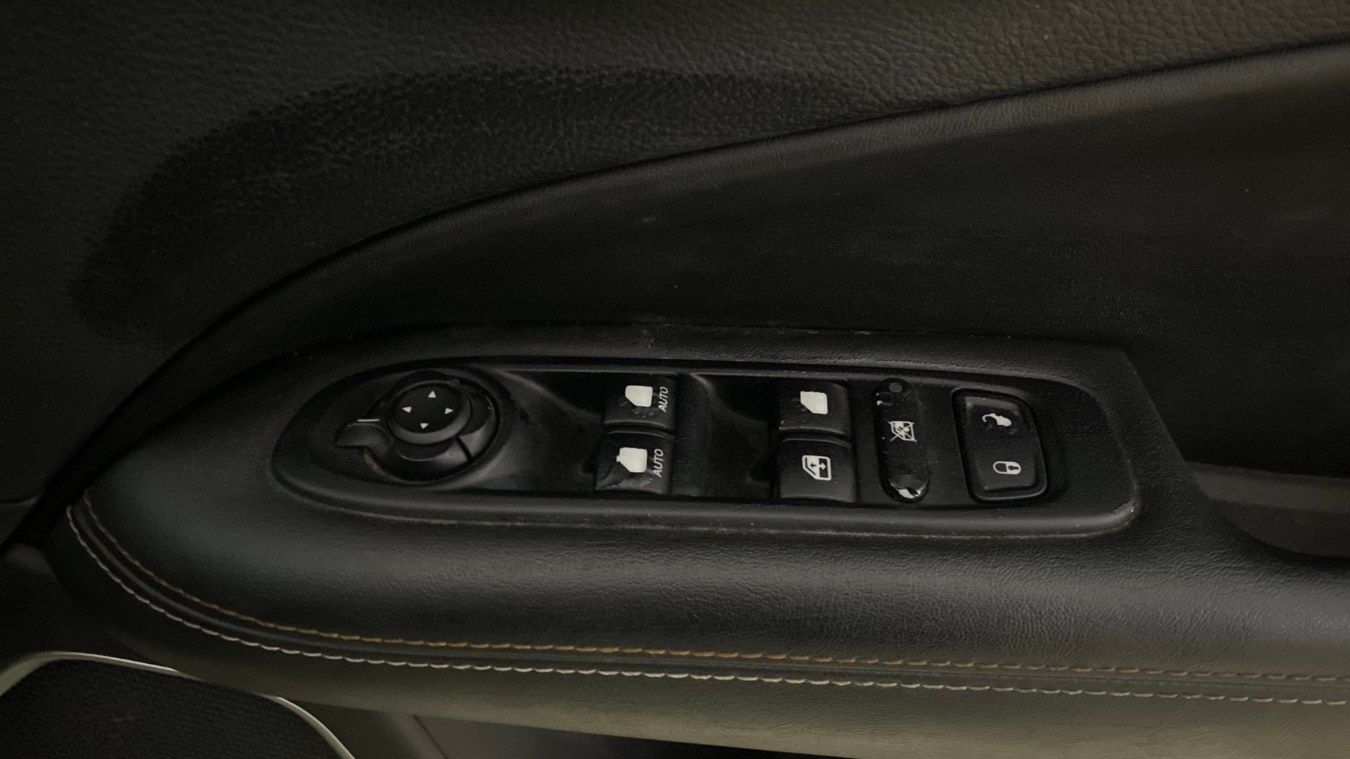 View 2018 Jeep Compass Sport 1.4 Multi AIR Petrol BS IV Image 32 Used 2018 Jeep Compass Sport 1.4 Multi AIR Petrol BS IV Image 32