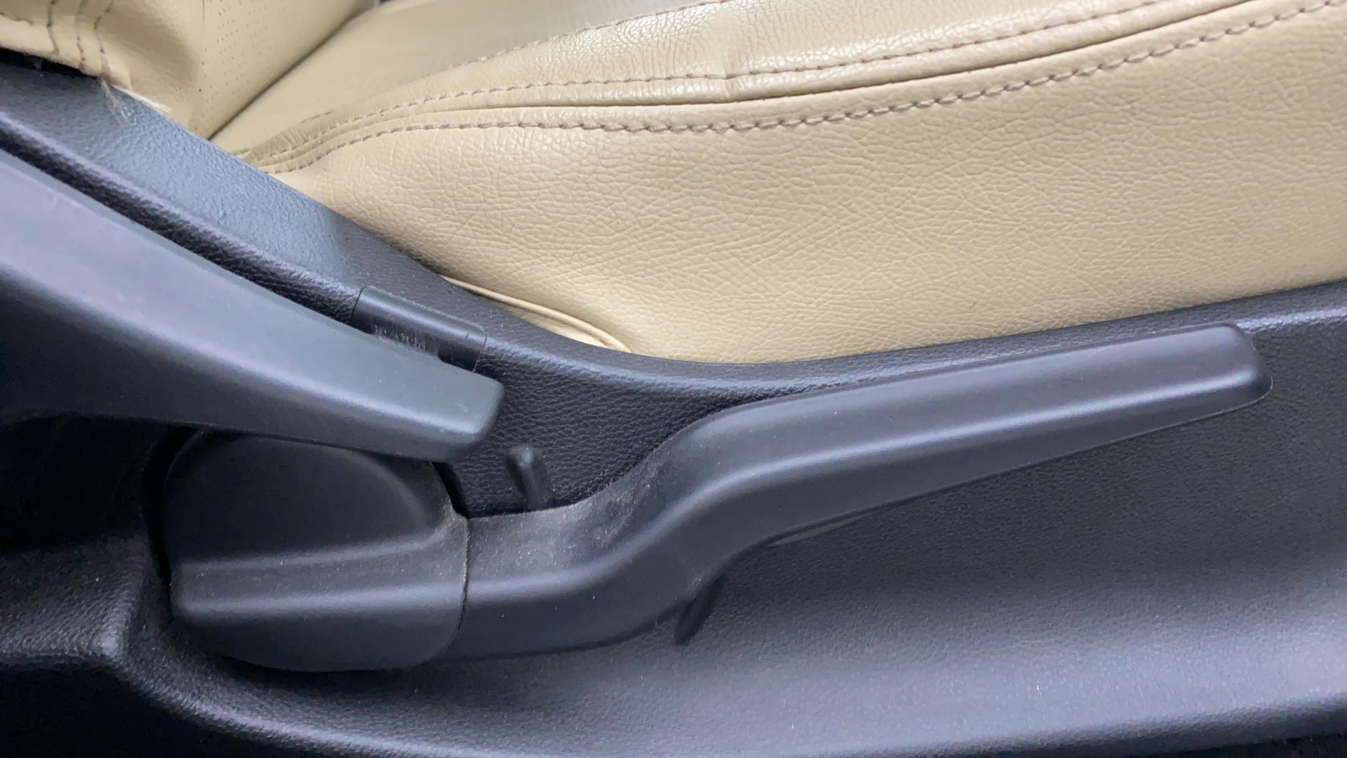 View 2023 Honda City ZX MT Diesel Anniversary Edition Image 19 Used 2023 Honda City ZX MT Diesel Anniversary Edition Image 19