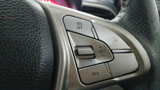 View Mahindra XUV300 Image 3 Used Mahindra XUV300 Image 3