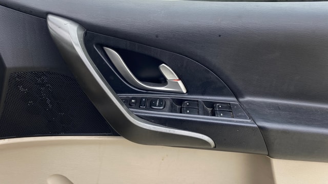 View Mahindra XUV500 Image 39 Used Mahindra XUV500 Image 39