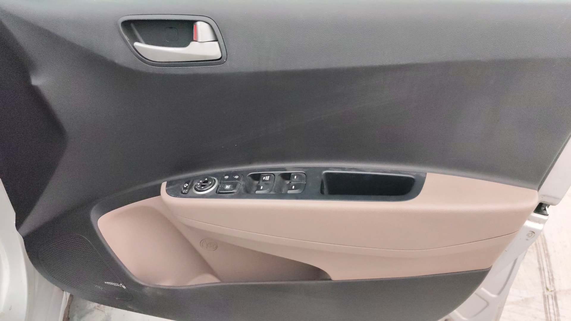 View 2014 Hyundai Xcent SX Petrol (O) Image 33 Used 2014 Hyundai Xcent SX Petrol (O) Image 33
