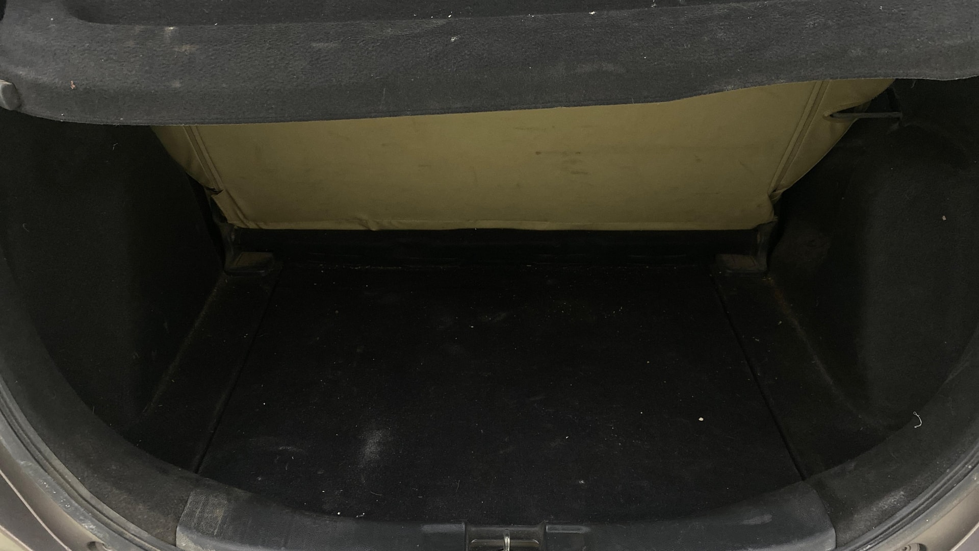 View 2015 Honda Jazz E MT Diesel Image 10 Used 2015 Honda Jazz E MT Diesel Image 10