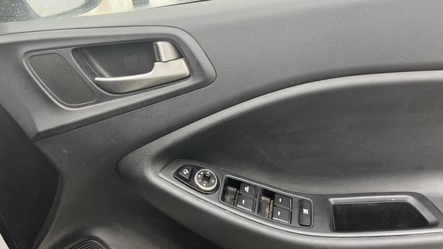 View Hyundai i20 Active Image 33 Used Hyundai i20 Active Image 33