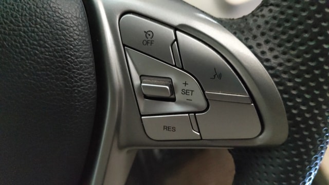View Mahindra XUV300 Image 3 Used Mahindra XUV300 Image 3