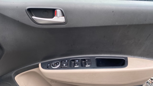 View Hyundai Grand i10 Image 32 Used Hyundai Grand i10 Image 32
