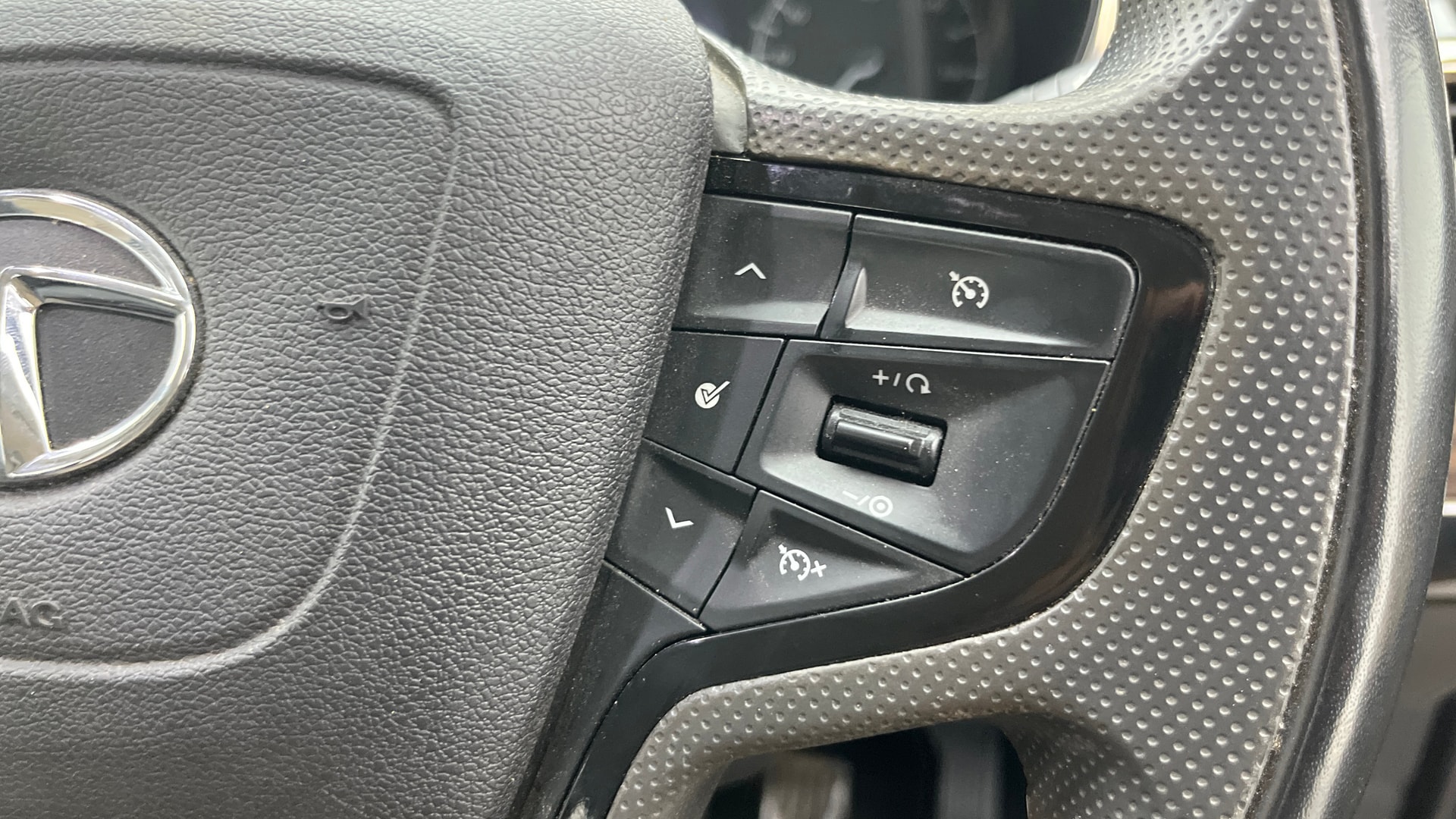 Used 2022 Tata Safari Used 2022 Tata Safari