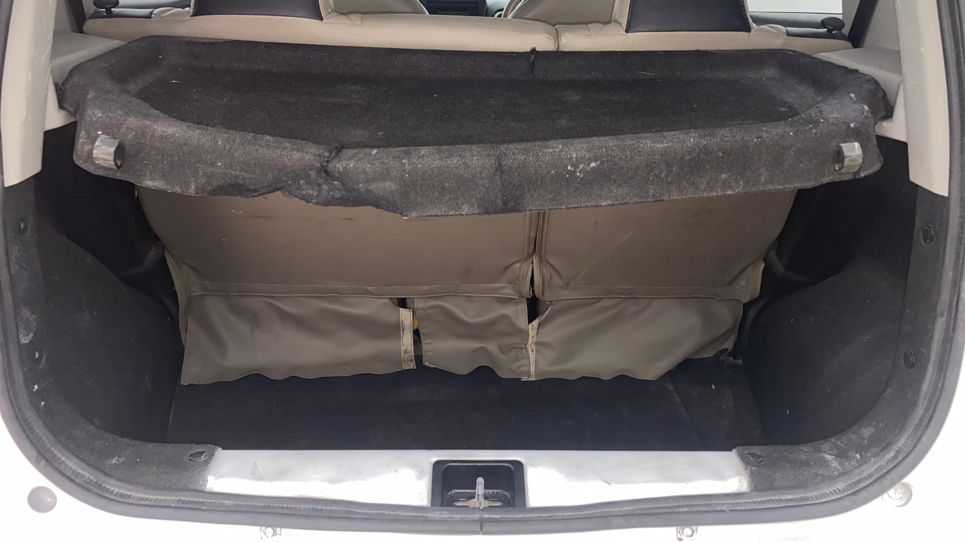 View 2019 Maruti Suzuki 1000 Base Variant Image 10 Used 2019 Maruti Suzuki 1000 Base Variant Image 10