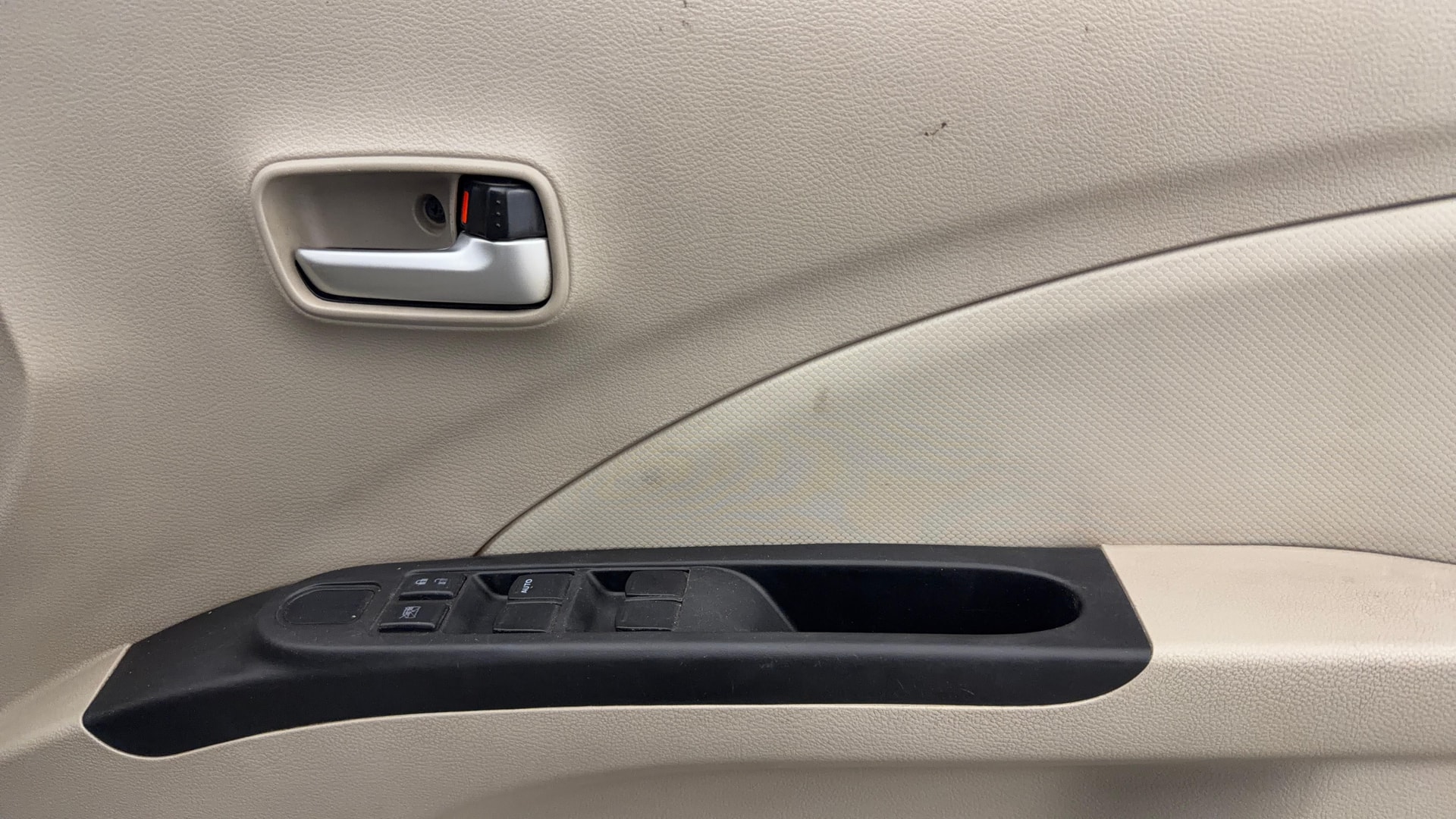 View 2019 Maruti Suzuki 1000 Base Variant Image 33 Used 2019 Maruti Suzuki 1000 Base Variant Image 33