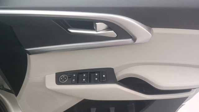 View Kia Carens Image 39 Used Kia Carens Image 39