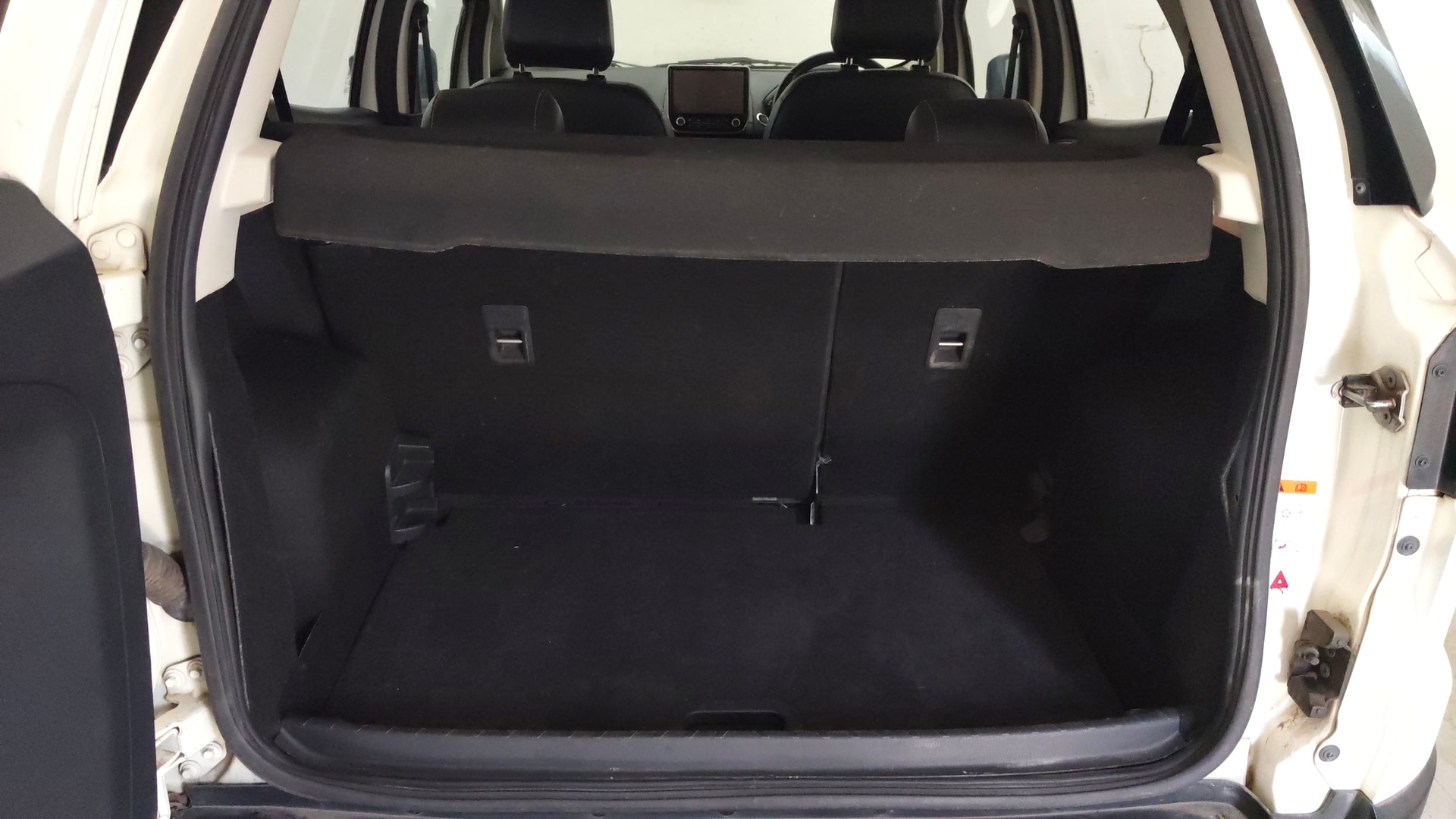 View 2020 Ford EcoSport 1.5 TDCi Diesel Ambiente BS IV Image 10 Used 2020 Ford EcoSport 1.5 TDCi Diesel Ambiente BS IV Image 10