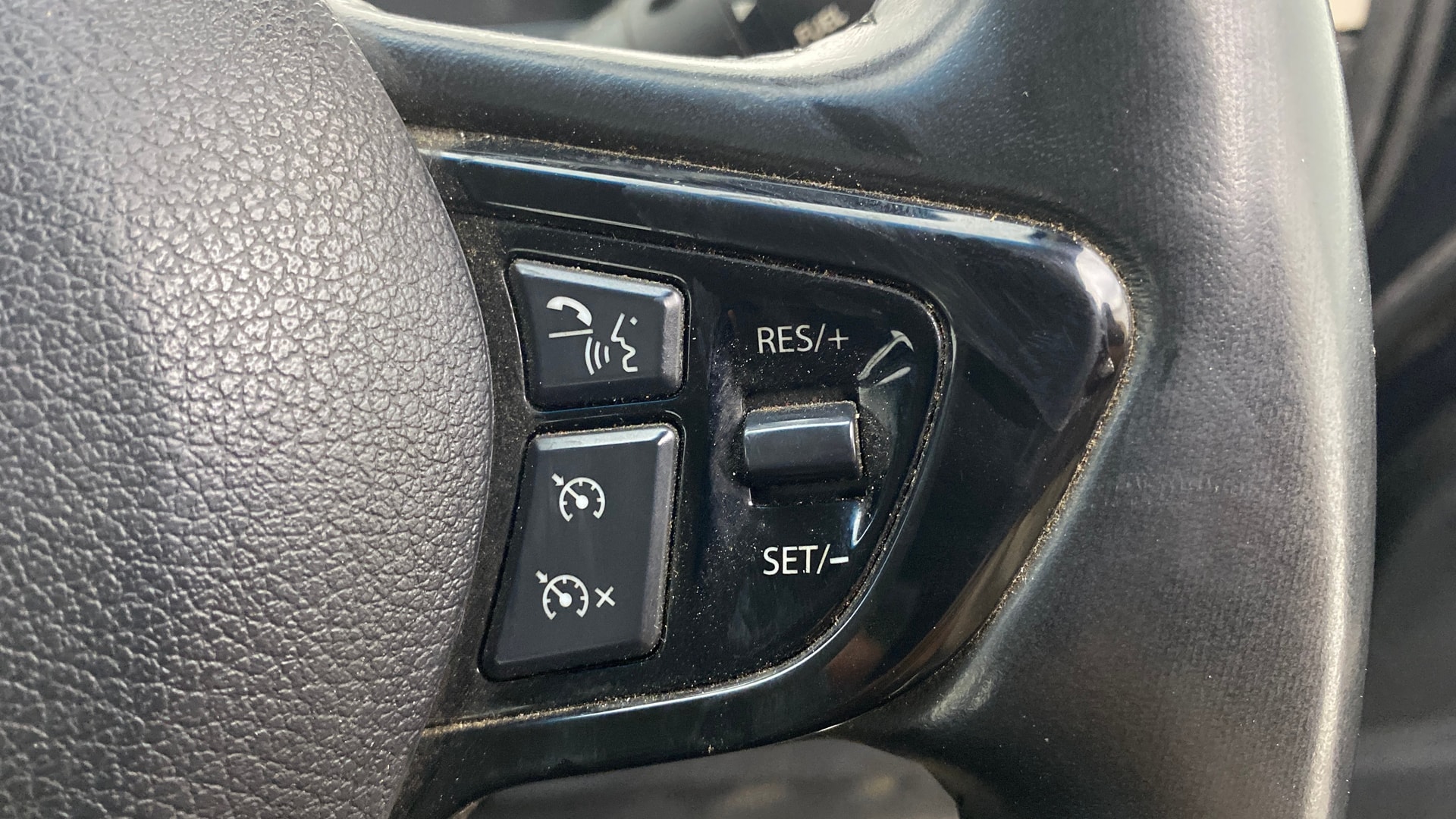 View 2019 Tata Hexa XTA 4X2 Image 3 Used 2019 Tata Hexa XTA 4X2 Image 3