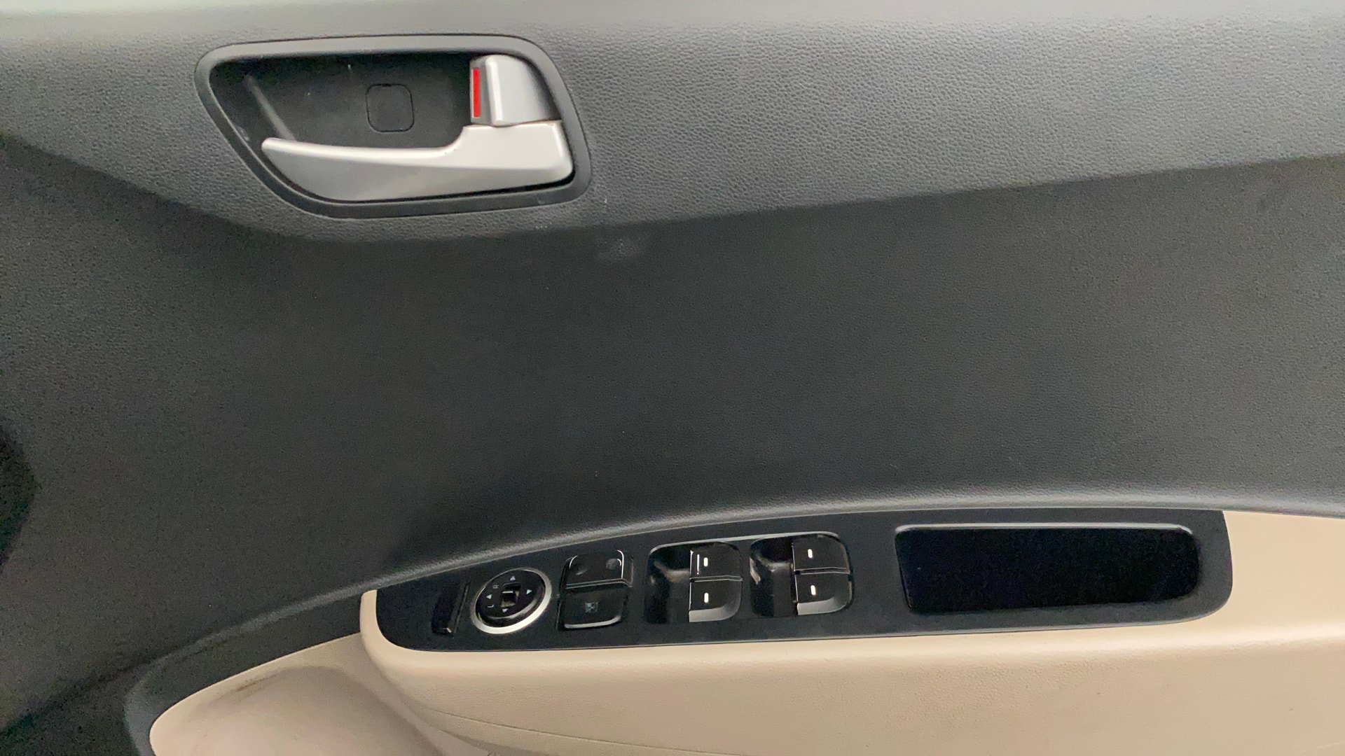 View 2018 Hyundai Grand i10 Sportz 1.2 Kappa Image 32 Used 2018 Hyundai Grand i10 Sportz 1.2 Kappa Image 32