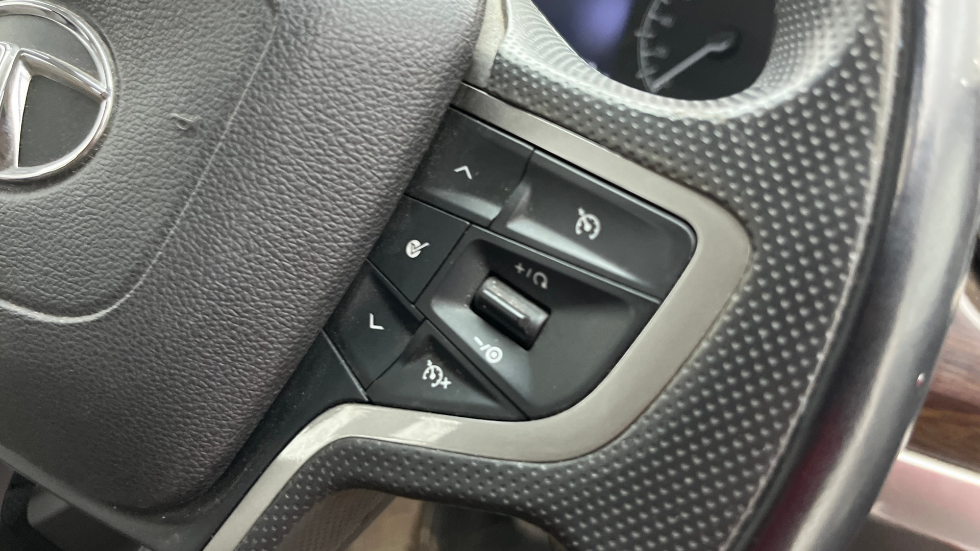 View 2021 Tata Harrier XE Image 3 Used 2021 Tata Harrier XE Image 3