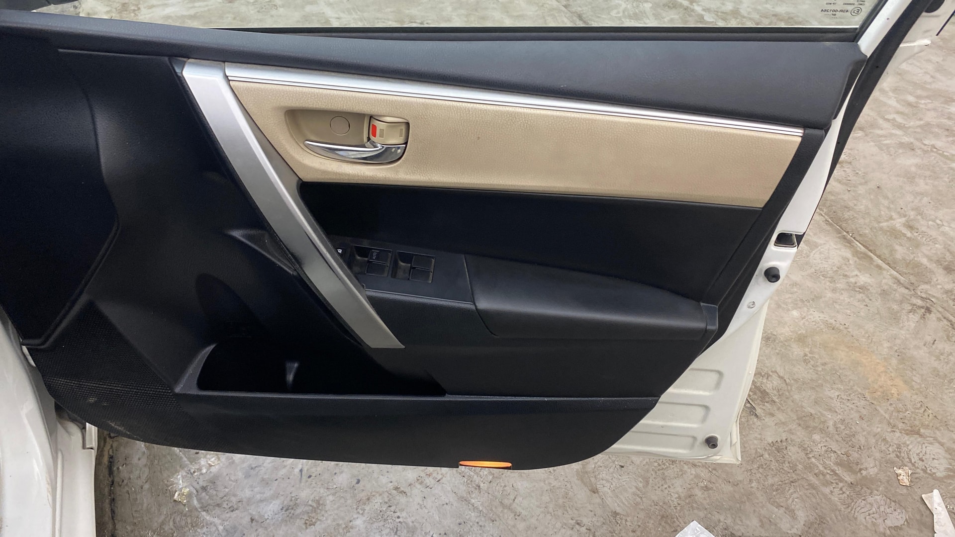 View 2015 Toyota Corolla Altis 1.8 G Image 33 Used 2015 Toyota Corolla Altis 1.8 G Image 33