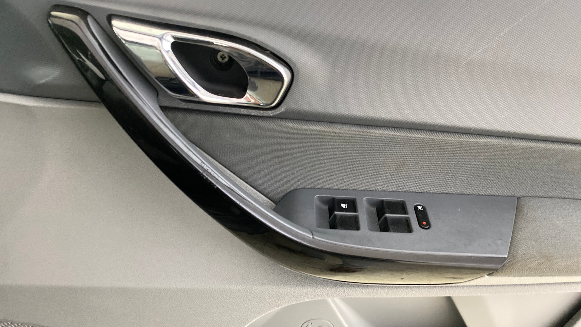 View 2020 Tata Tigor XE Diesel Image 33 Used 2020 Tata Tigor XE Diesel Image 33