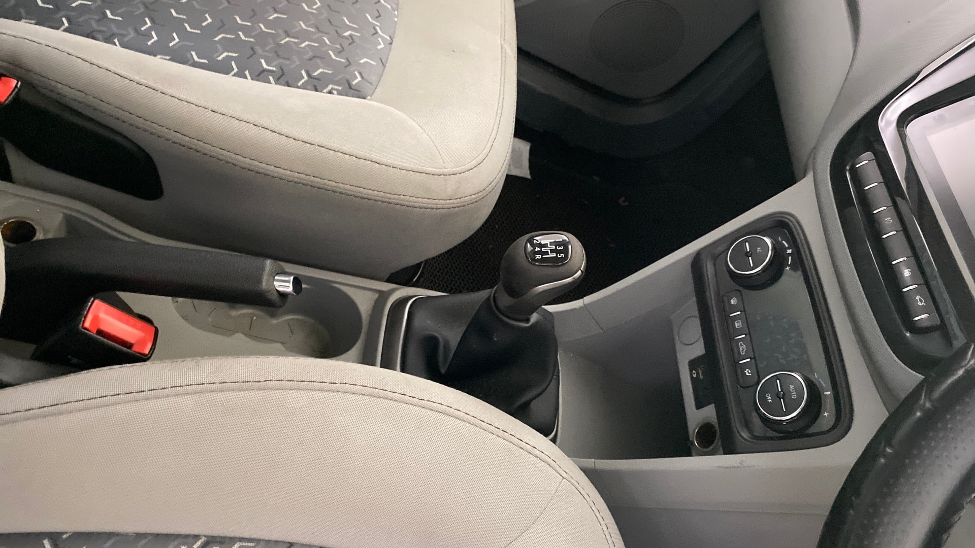 View 2020 Tata Tigor XE Diesel Image 39 Used 2020 Tata Tigor XE Diesel Image 39