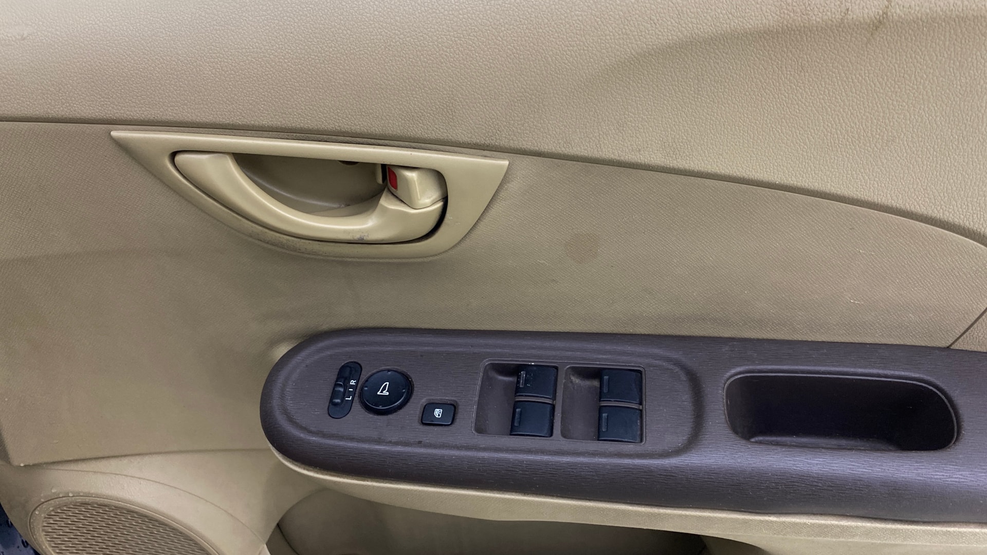 View 2014 Honda Amaze E MT Petrol BS IV Image 32 Used 2014 Honda Amaze E MT Petrol BS IV Image 32