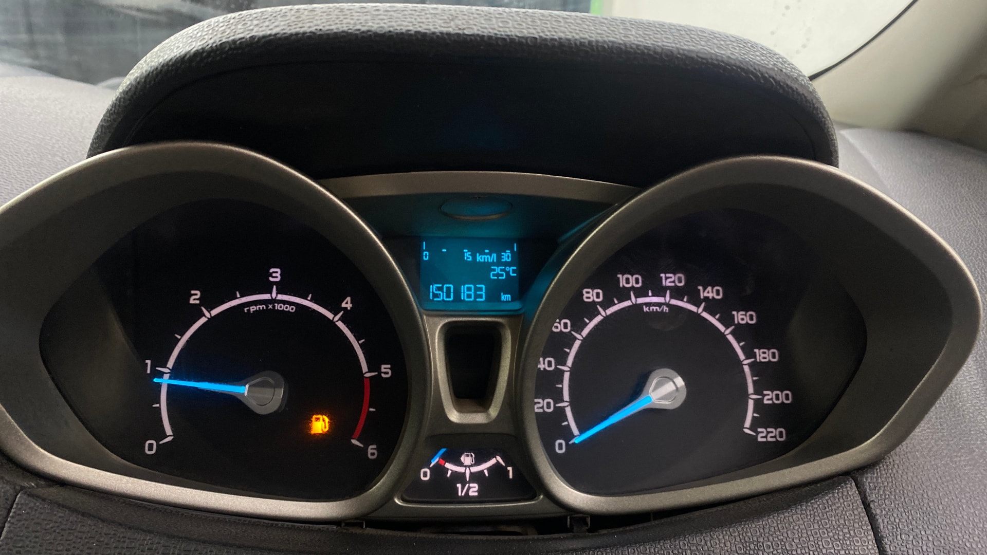 View 2014 Ford EcoSport 1.5 TDCi Diesel Ambiente BS IV Image 34 Used 2014 Ford EcoSport 1.5 TDCi Diesel Ambiente BS IV Image 34
