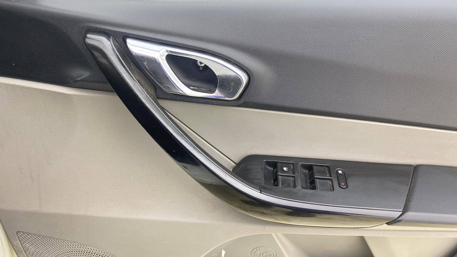 View 2020 Tata Tiago Revotorq XB Image 32 Used 2020 Tata Tiago Revotorq XB Image 32