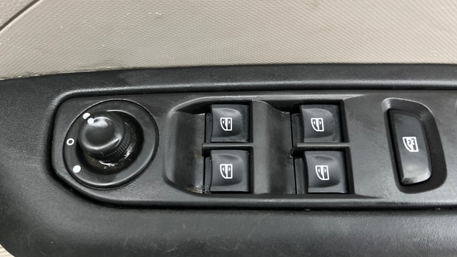View Renault Triber Image 38 Used Renault Triber Image 38