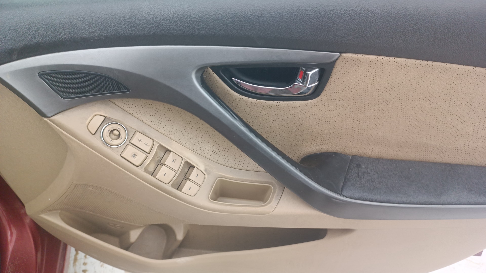 View 2013 Hyundai Elantra 1.6 CRDi S Image 38 Used 2013 Hyundai Elantra 1.6 CRDi S Image 38