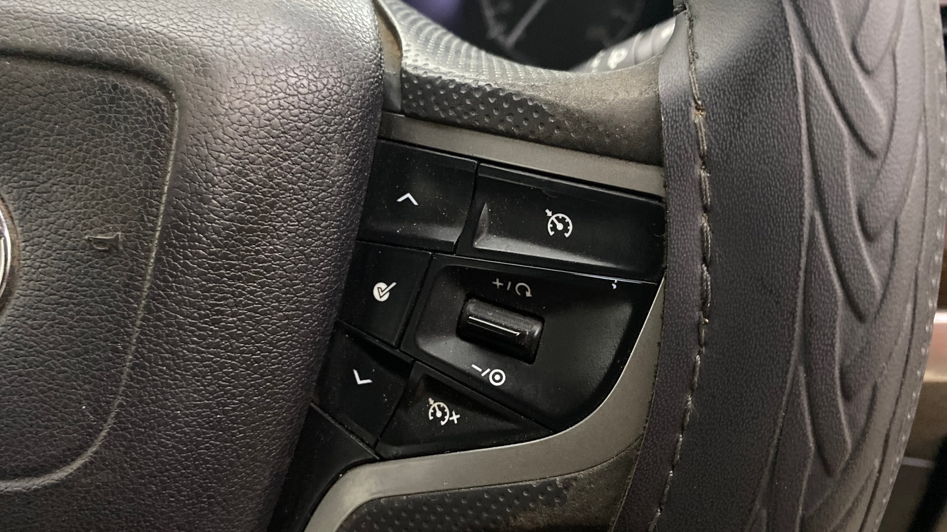 View 2022 Tata Harrier XE Image 3 Used 2022 Tata Harrier XE Image 3