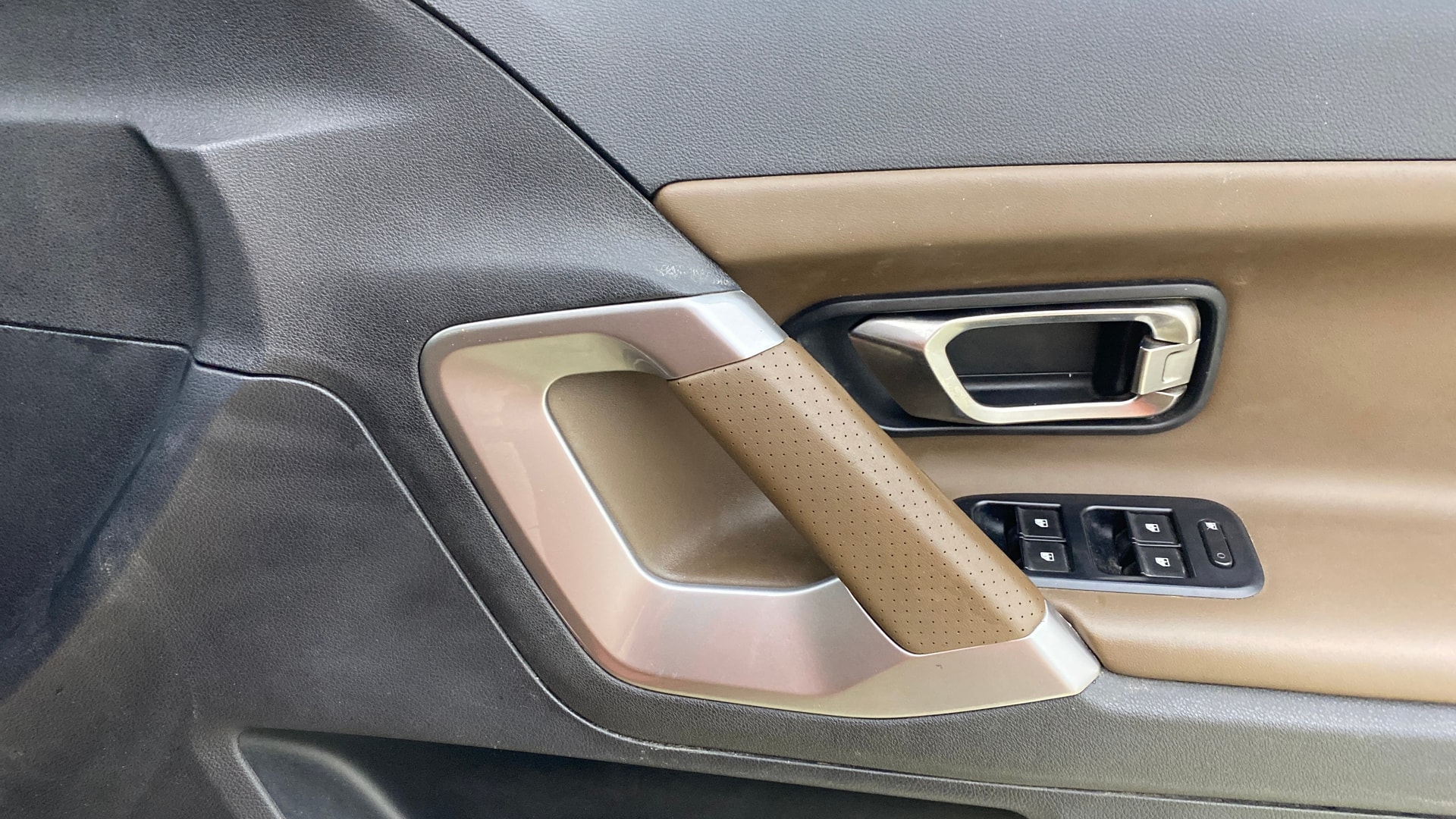 View 2022 Tata Harrier XE Image 40 Used 2022 Tata Harrier XE Image 40