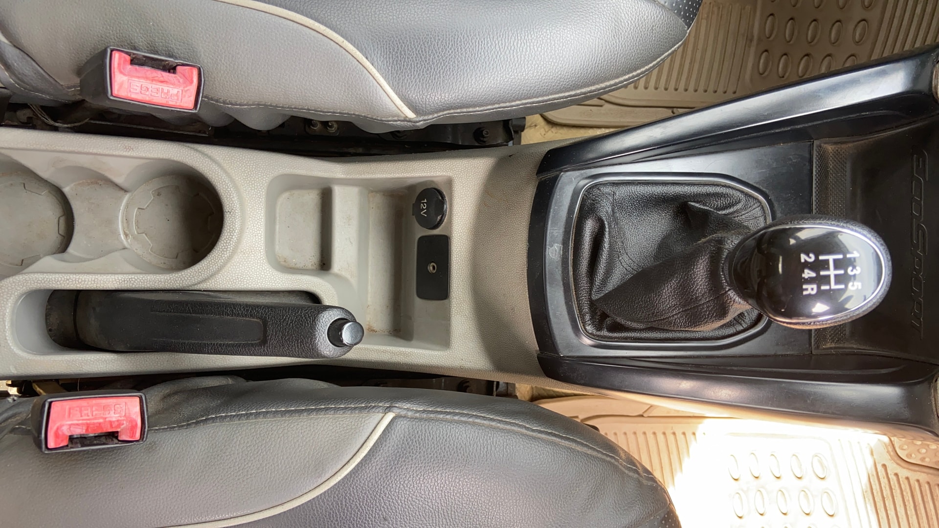View 2017 Ford EcoSport 1.5 TDCi Diesel Ambiente BS IV Image 39 Used 2017 Ford EcoSport 1.5 TDCi Diesel Ambiente BS IV Image 39