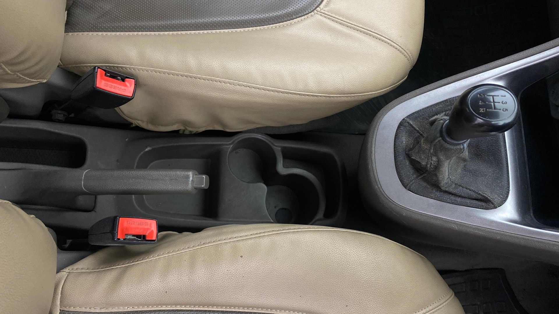 View 2014 Hyundai i10 1.2 Asta MT Image 37 Used 2014 Hyundai i10 1.2 Asta MT Image 37