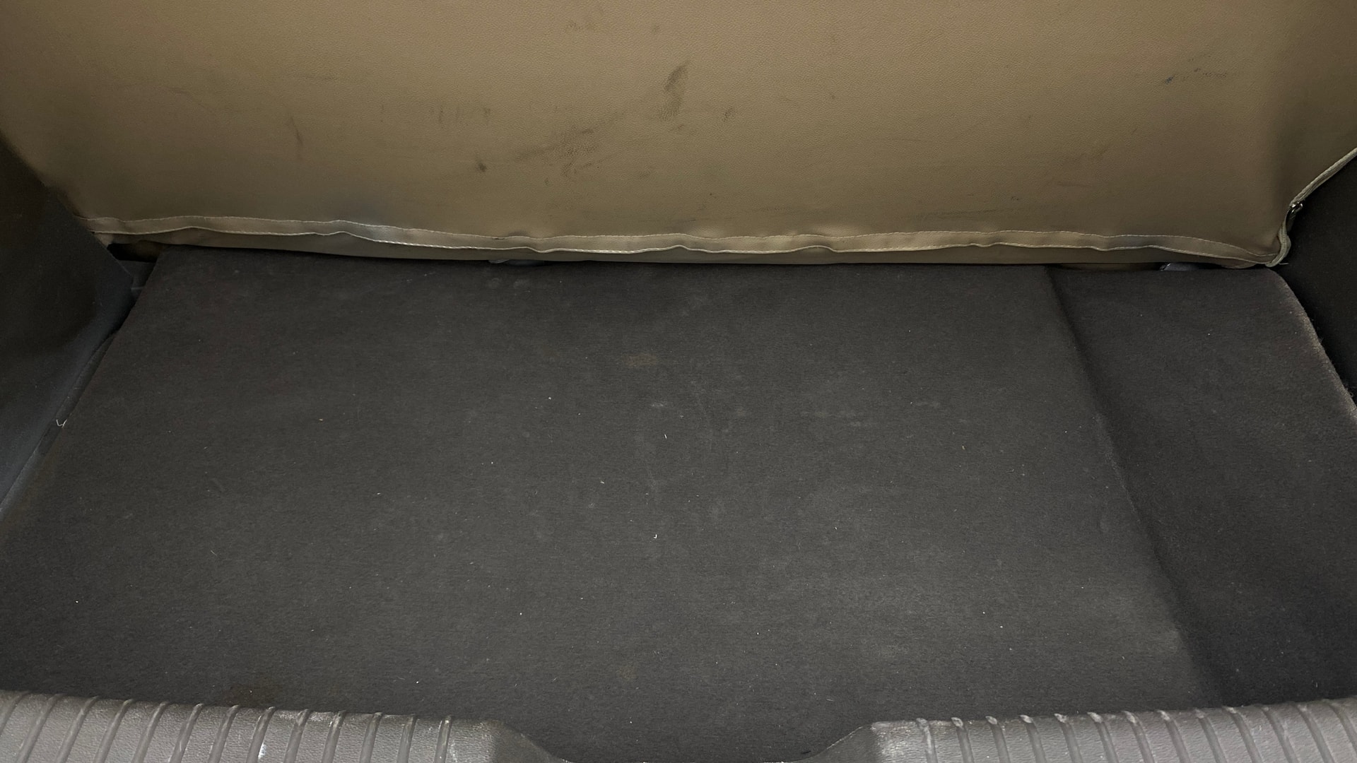 View 2014 Hyundai i10 1.2 Asta MT Image 10 Used 2014 Hyundai i10 1.2 Asta MT Image 10