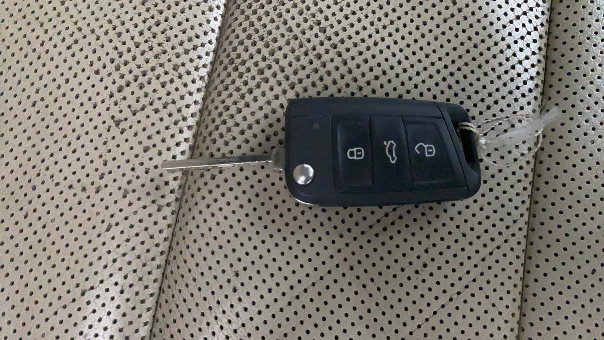 View 2022 Skoda Slavia Style 1.5 TSI DSG Image 19 Used 2022 Skoda Slavia Style 1.5 TSI DSG Image 19