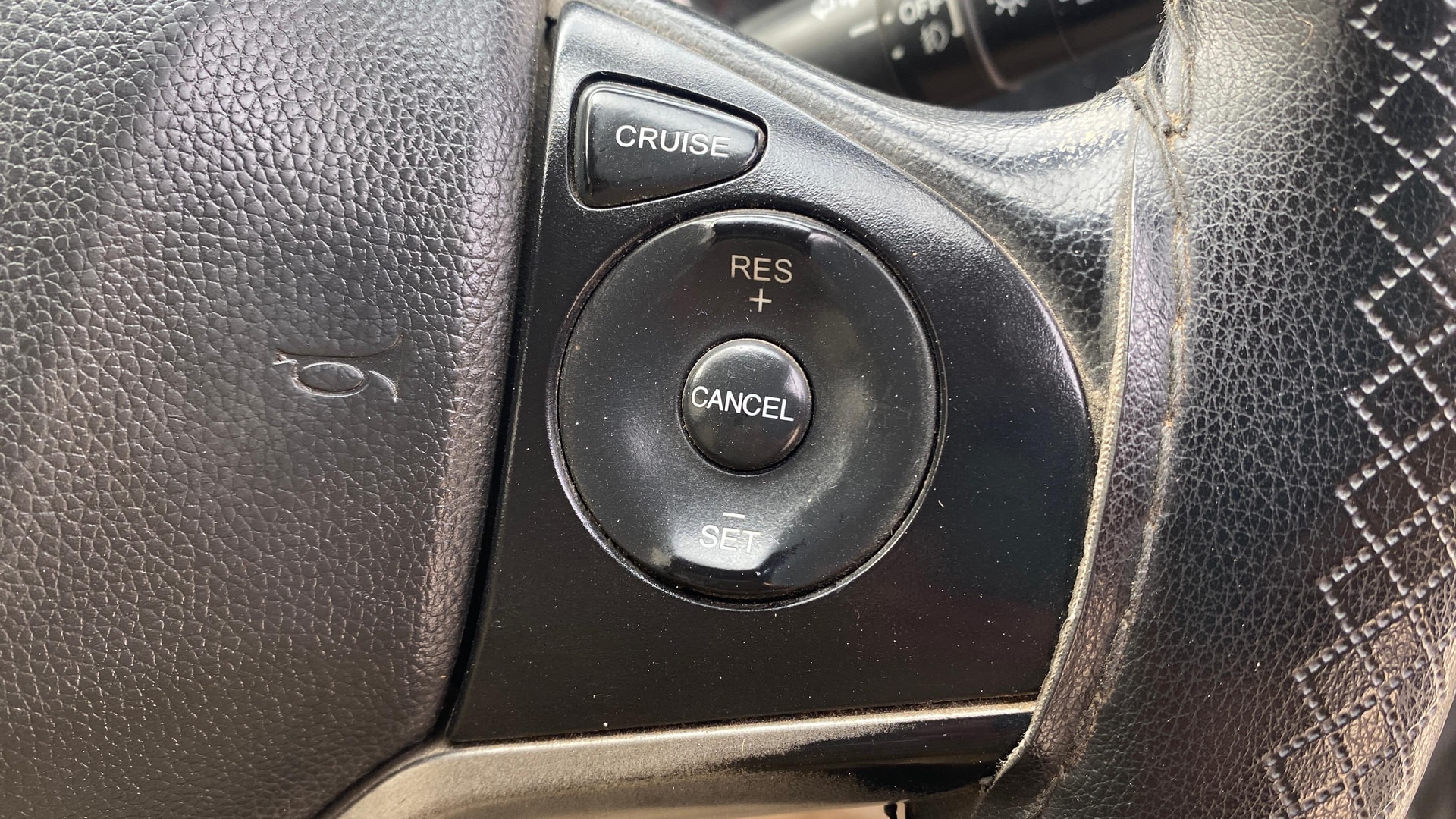 View 2015 Honda City ZX MT Diesel Anniversary Edition Image 3 Used 2015 Honda City ZX MT Diesel Anniversary Edition Image 3