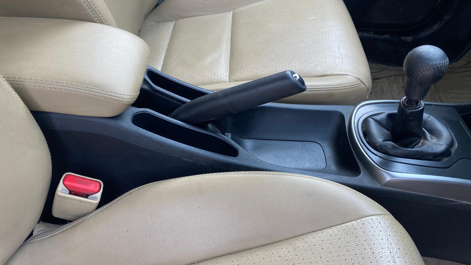 View 2015 Honda City ZX MT Diesel Anniversary Edition Image 41 Used 2015 Honda City ZX MT Diesel Anniversary Edition Image 41
