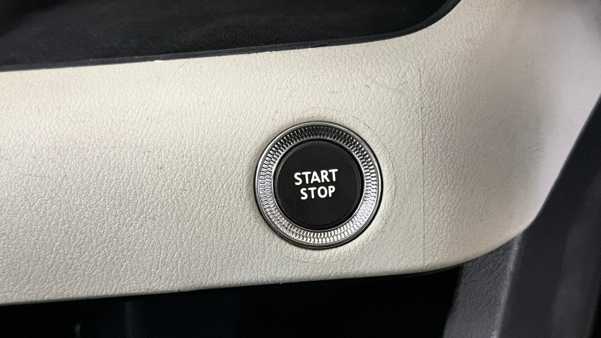 View 2022 Nissan Magnite XV Image 39 Used 2022 Nissan Magnite XV Image 39